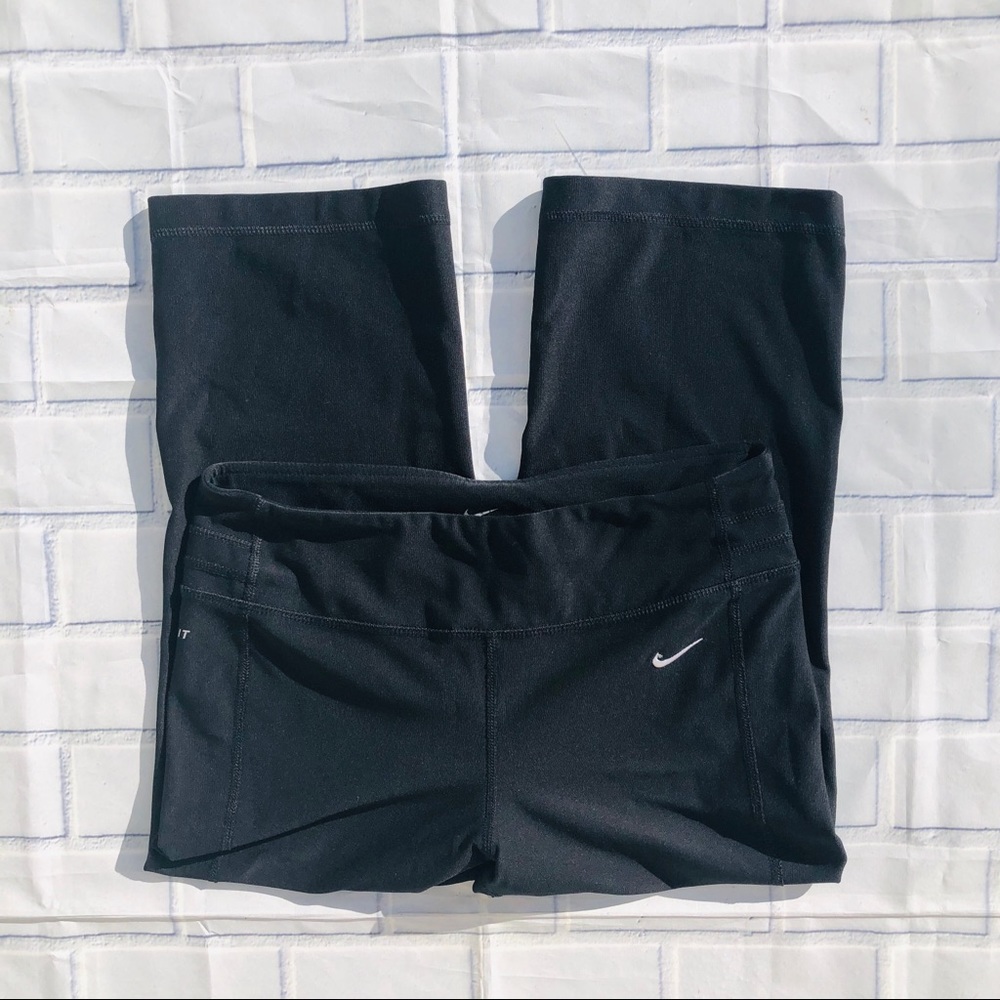 Black Women's Nike Crop Pants Size X-Small - Picture 1 of 4